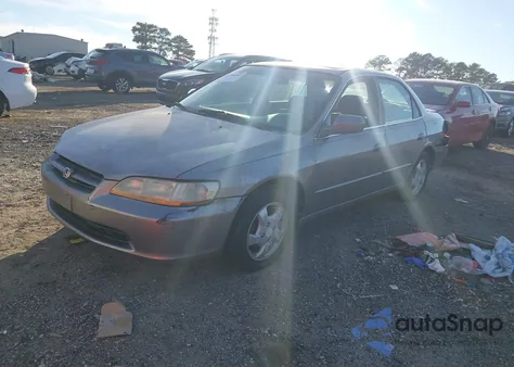 2000 Honda Accord 2.3 Ex z USA, uszkodzony, nr VIN 1HGCG5655YA102748